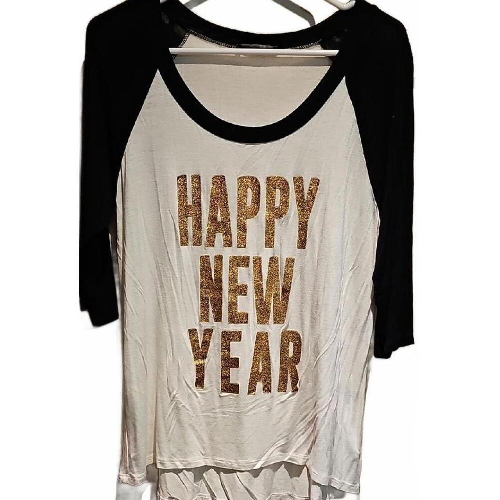 Happy New Year Women's Black and White Top Size M